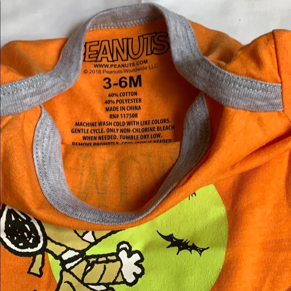 Halloween mickey and peanuts baby pajamas.‎